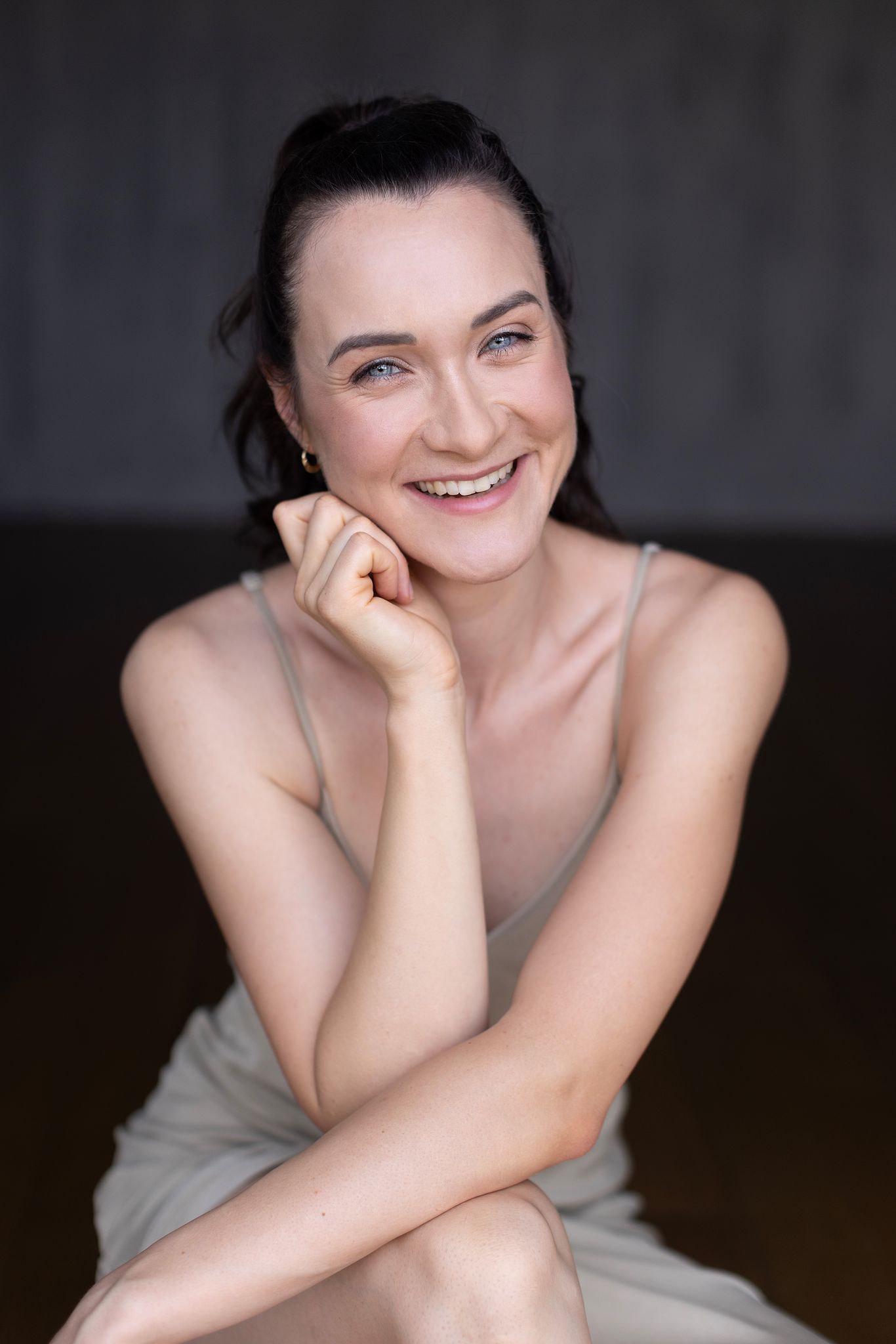 Magdalena Tarnawska-Stus - portret 3/4, klasyczny headshot do portfolio